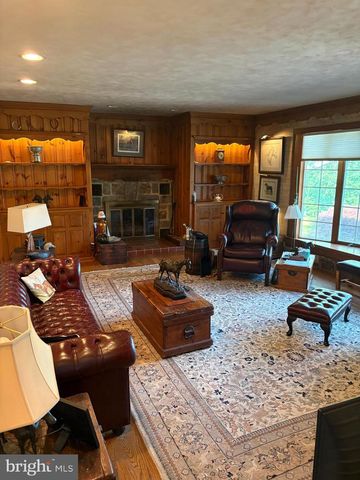 132 SPRINGTON LAKE RD, Media, PA 19063