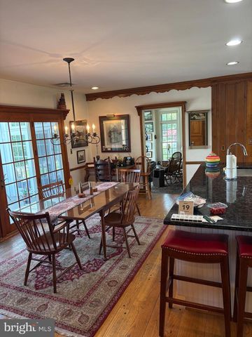 132 SPRINGTON LAKE RD, Media, PA 19063