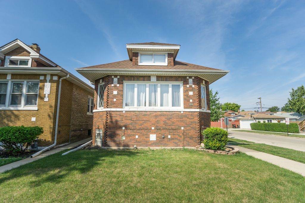 7851 W Oakleaf Avenue, Elmwood Park, IL 60707