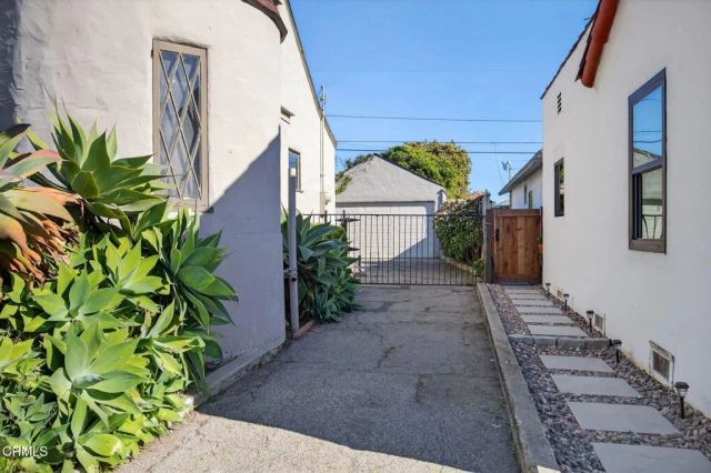 386 Howard Street, Ventura, CA 93003