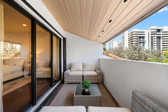 2600 Cardena St PH4, Coral Gables, FL 33134