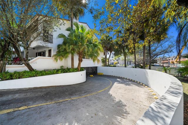 2600 Cardena St PH4, Coral Gables, FL 33134