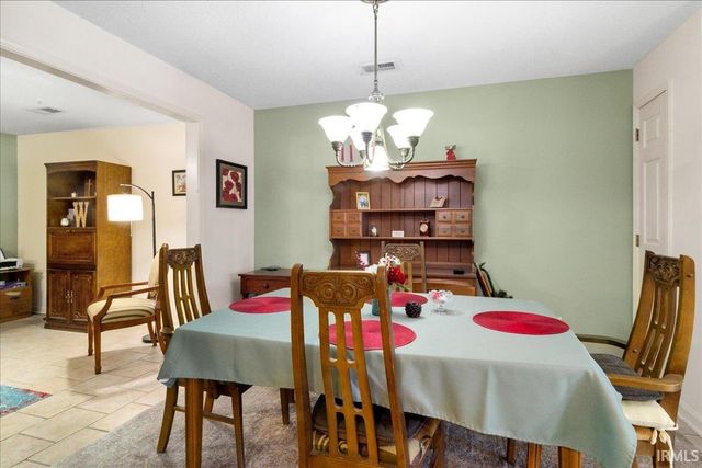 6742 Newburgh Road, Evansville, IN 47715