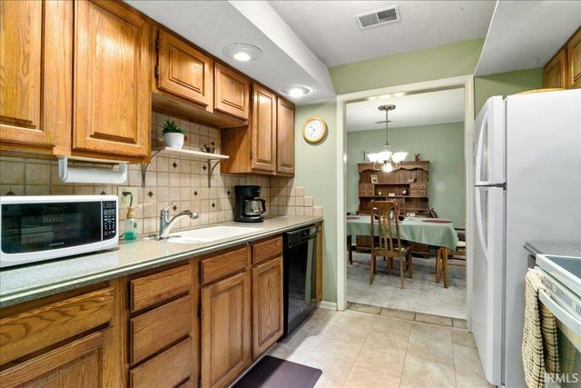 6742 Newburgh Road, Evansville, IN 47715