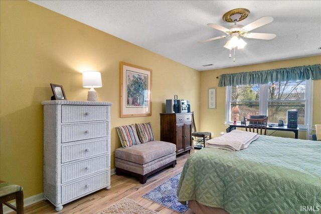 6742 Newburgh Road, Evansville, IN 47715