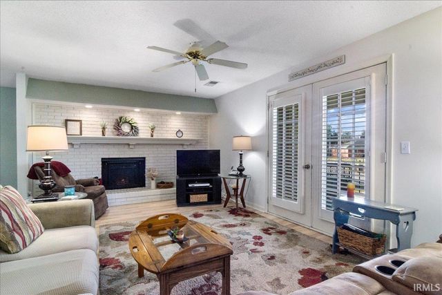 6742 Newburgh Road, Evansville, IN 47715