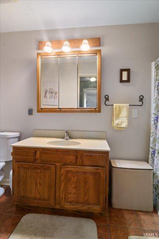 6742 Newburgh Road, Evansville, IN 47715