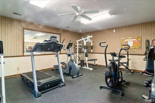 6742 Newburgh Road, Evansville, IN 47715