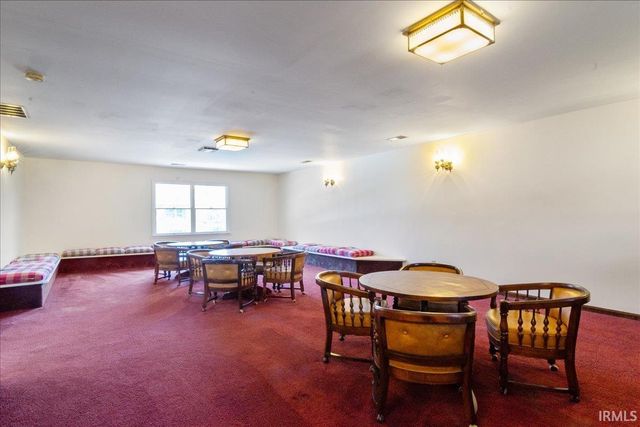 6742 Newburgh Road, Evansville, IN 47715