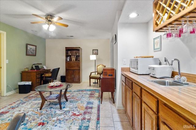 6742 Newburgh Road, Evansville, IN 47715