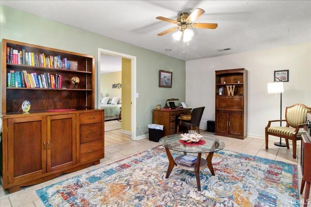 6742 Newburgh Road, Evansville, IN 47715