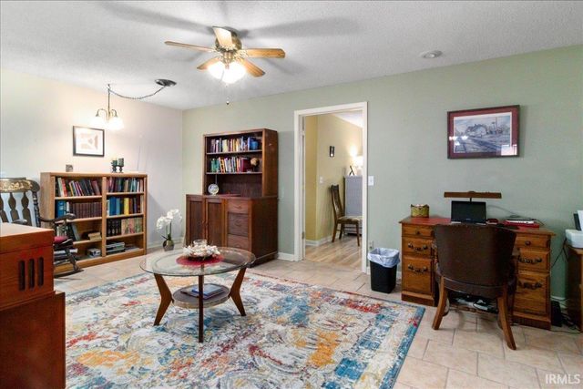 6742 Newburgh Road, Evansville, IN 47715