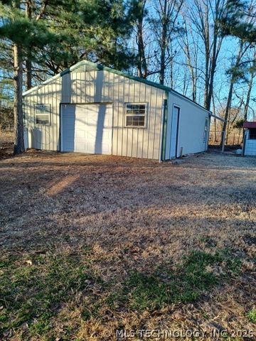 468145 648 Road, Watts, OK 74964