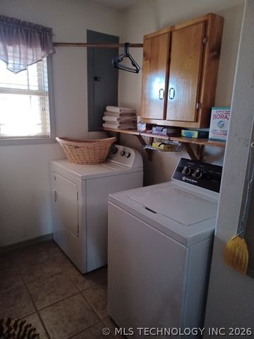 468145 648 Road, Watts, OK 74964