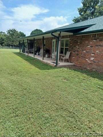 468145 648 Road, Watts, OK 74964