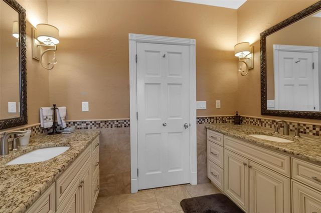 4079 LAS PALMAS WAY, Sarasota, FL 34238