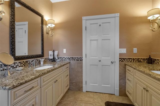 4079 LAS PALMAS WAY, Sarasota, FL 34238