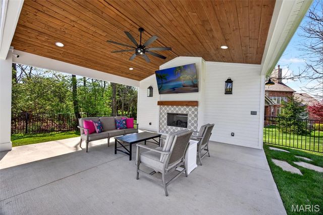 6106 Knights Table Court, St Charles, MO 63304