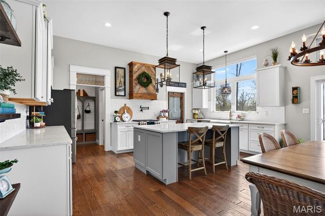 6106 Knights Table Court, St Charles, MO 63304