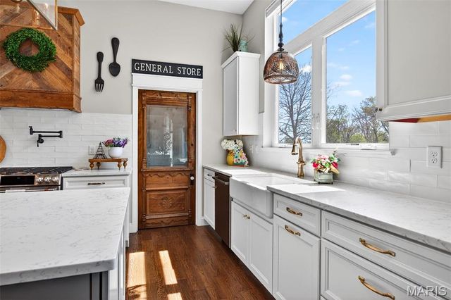 6106 Knights Table Court, St Charles, MO 63304