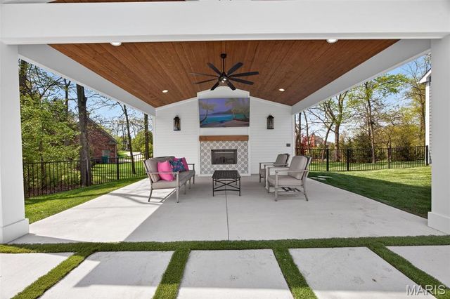 6106 Knights Table Court, St Charles, MO 63304