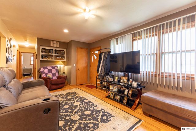 5229 Drexel Street, Omaha, NE 68117