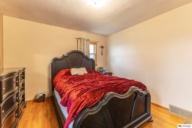 5229 Drexel Street, Omaha, NE 68117