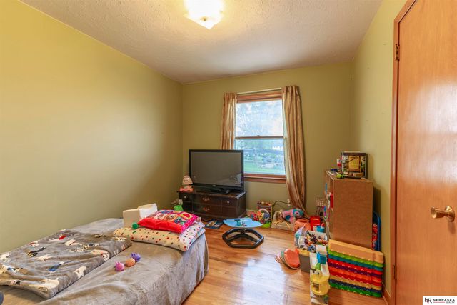 5229 Drexel Street, Omaha, NE 68117