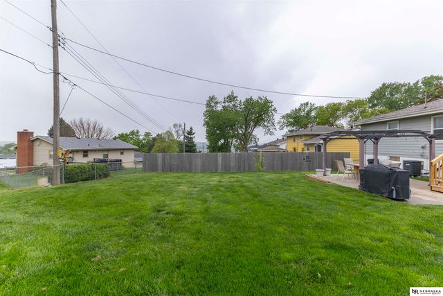 5229 Drexel Street, Omaha, NE 68117