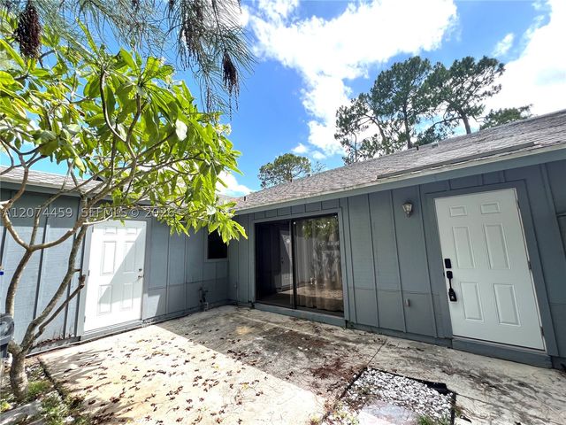 1077 Goldenrod Rd, Wellington, FL 33414