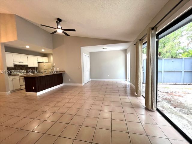 1077 Goldenrod Rd, Wellington, FL 33414