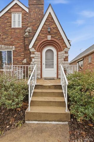 6542 Lindenwood Place, St Louis, MO 63109