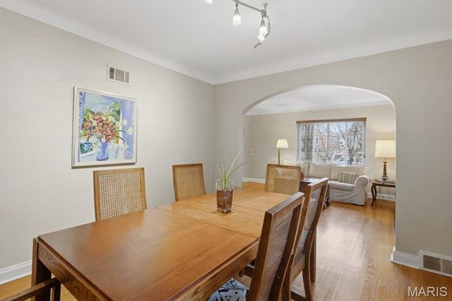 6542 Lindenwood Place, St Louis, MO 63109