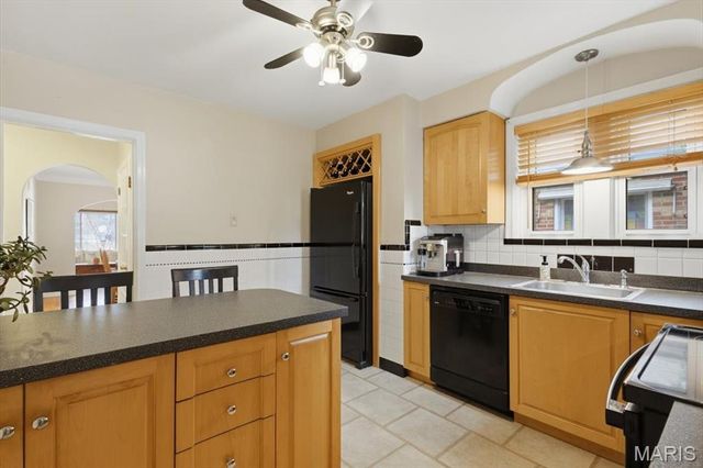 6542 Lindenwood Place, St Louis, MO 63109