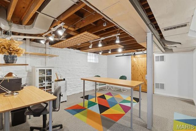 6542 Lindenwood Place, St Louis, MO 63109