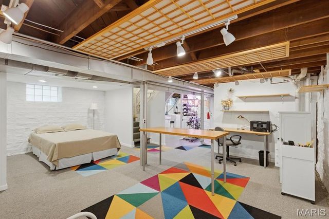 6542 Lindenwood Place, St Louis, MO 63109