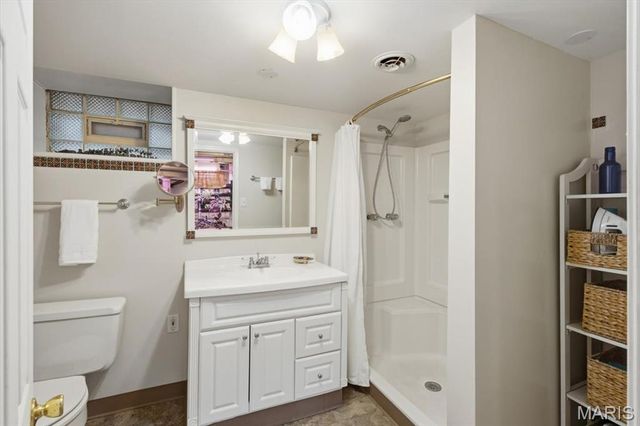 6542 Lindenwood Place, St Louis, MO 63109