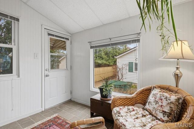 6542 Lindenwood Place, St Louis, MO 63109