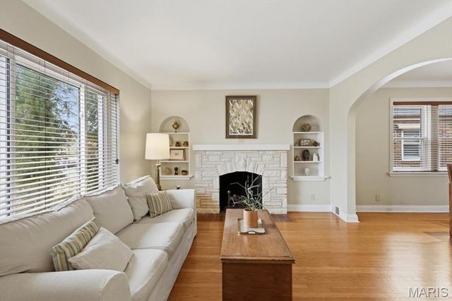 6542 Lindenwood Place, St Louis, MO 63109