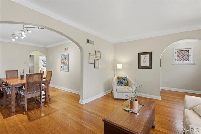 6542 Lindenwood Place, St Louis, MO 63109