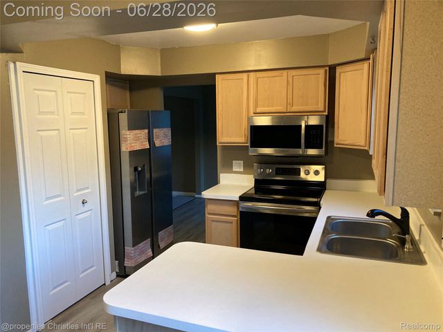 261 Charterhouse Drive, Canton Charter Township, MI 48188