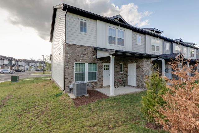 1573 Elliott Williams Pvt Way, Gallatin, TN 37066