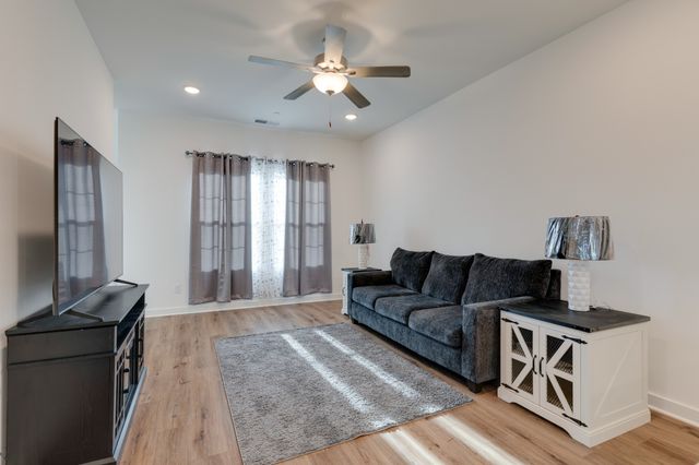 1573 Elliott Williams Pvt Way, Gallatin, TN 37066