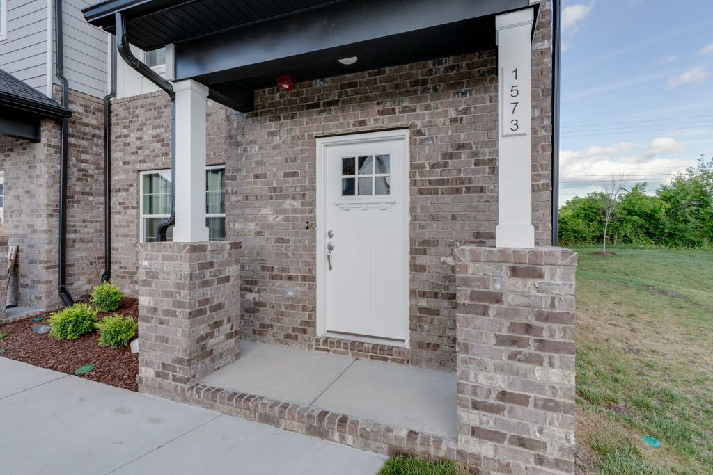 1573 Elliott Williams Pvt Way, Gallatin, TN 37066