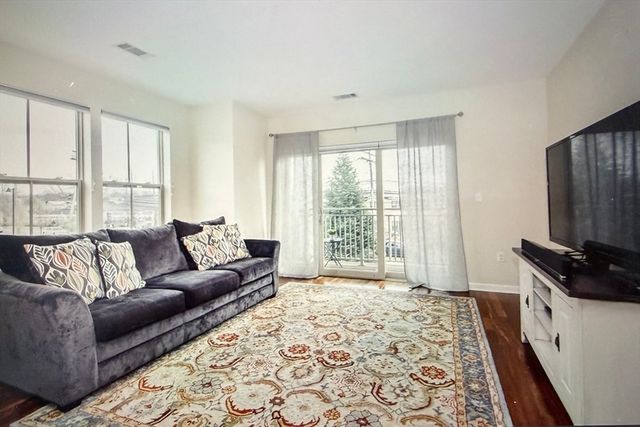 3 Repton Cir 3210, Watertown, MA 02472