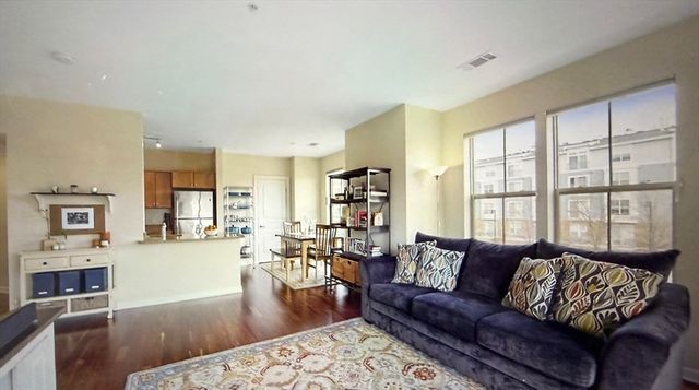 3 Repton Cir 3210, Watertown, MA 02472