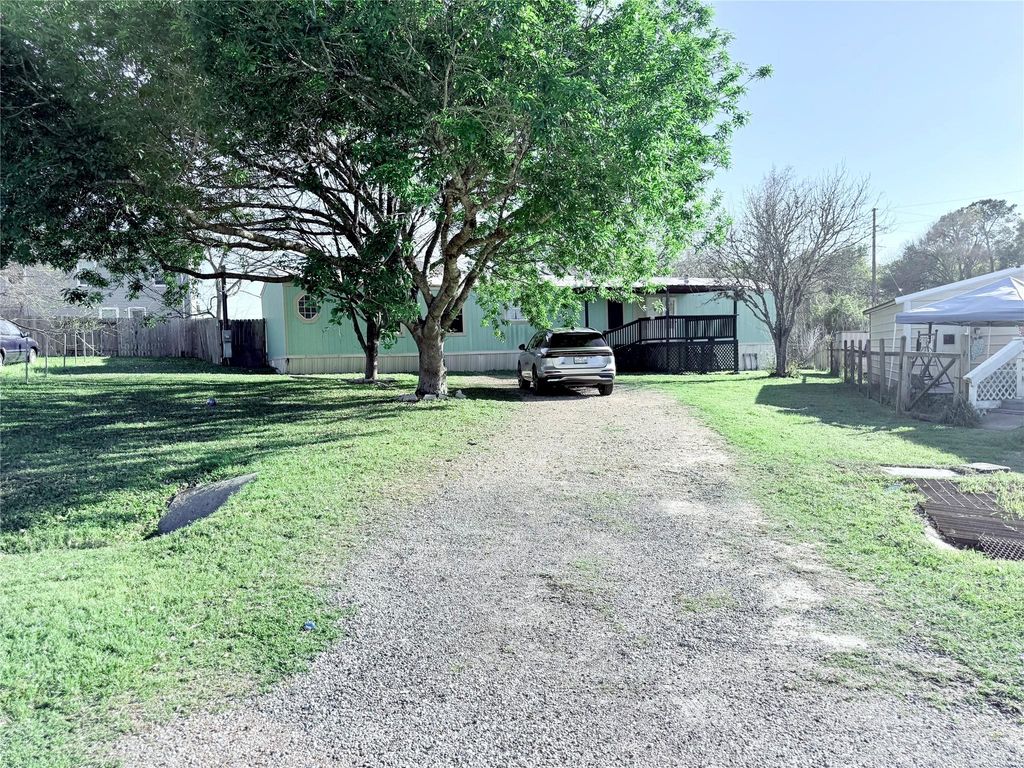 12738 Pecan Tree Court, Willis, TX 77318