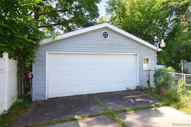 506 E Eldridge Avenue, Flint, MI 48505
