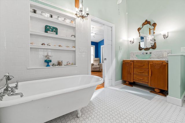 68 Kings Ferry Way, St Augustine, FL 32084