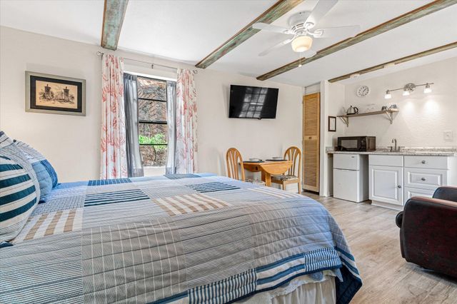 68 Kings Ferry Way, St Augustine, FL 32084